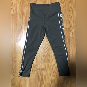 ZYIA ACTIVE Olive Green LOGO STRIPE LIGHT N TIGHT HI-RISE Capri leggings, size 2